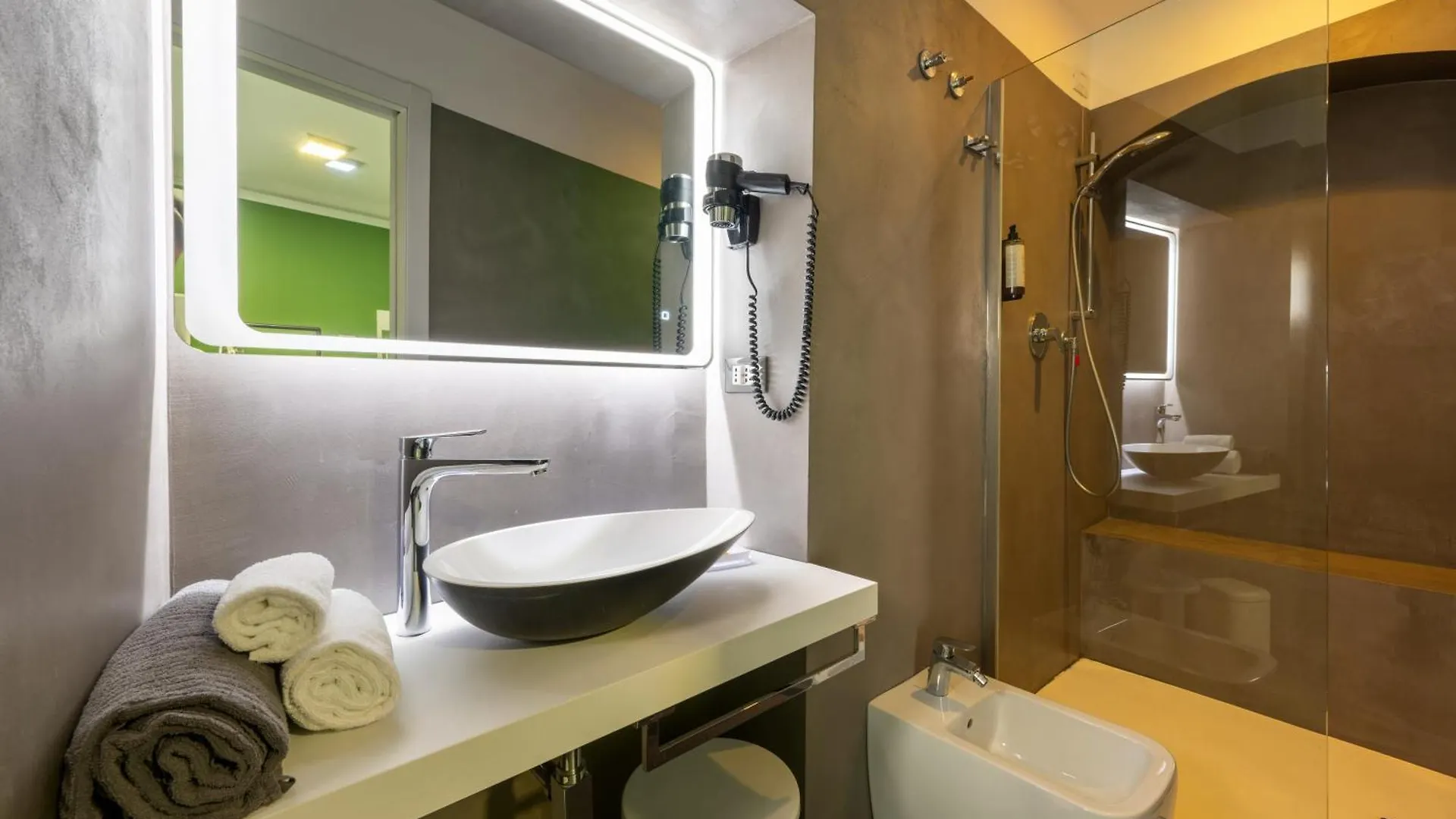 **  Hotel Fiume Genoa Italy