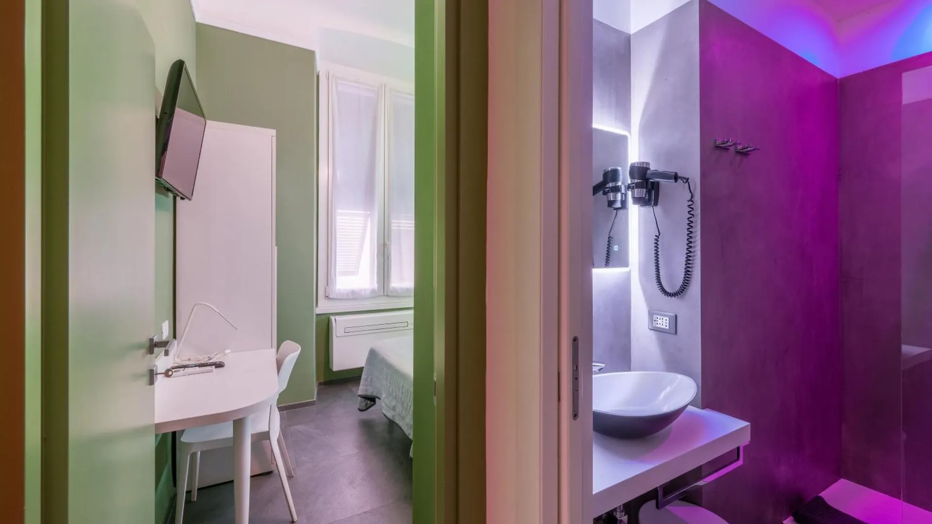 Hotel Fiume Genoa 2*,