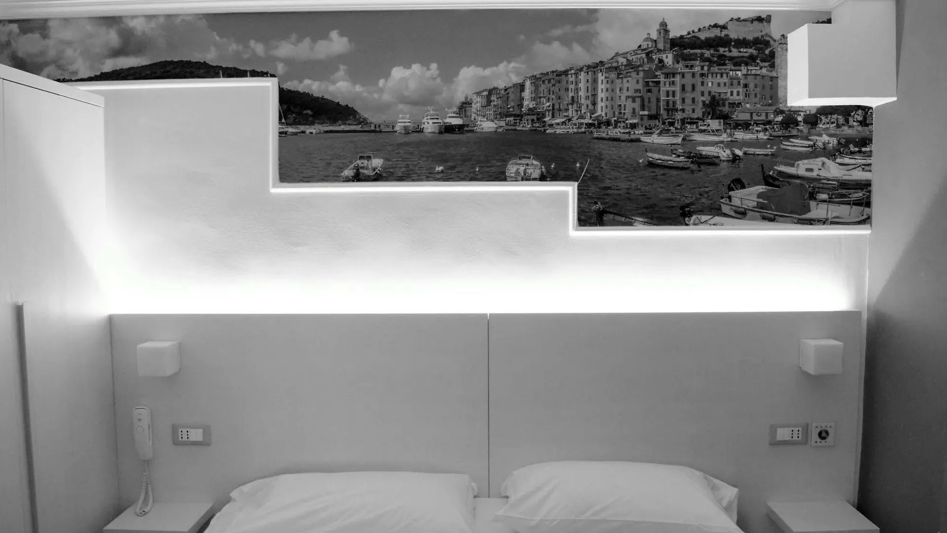 Hotel Fiume Genoa 2*,