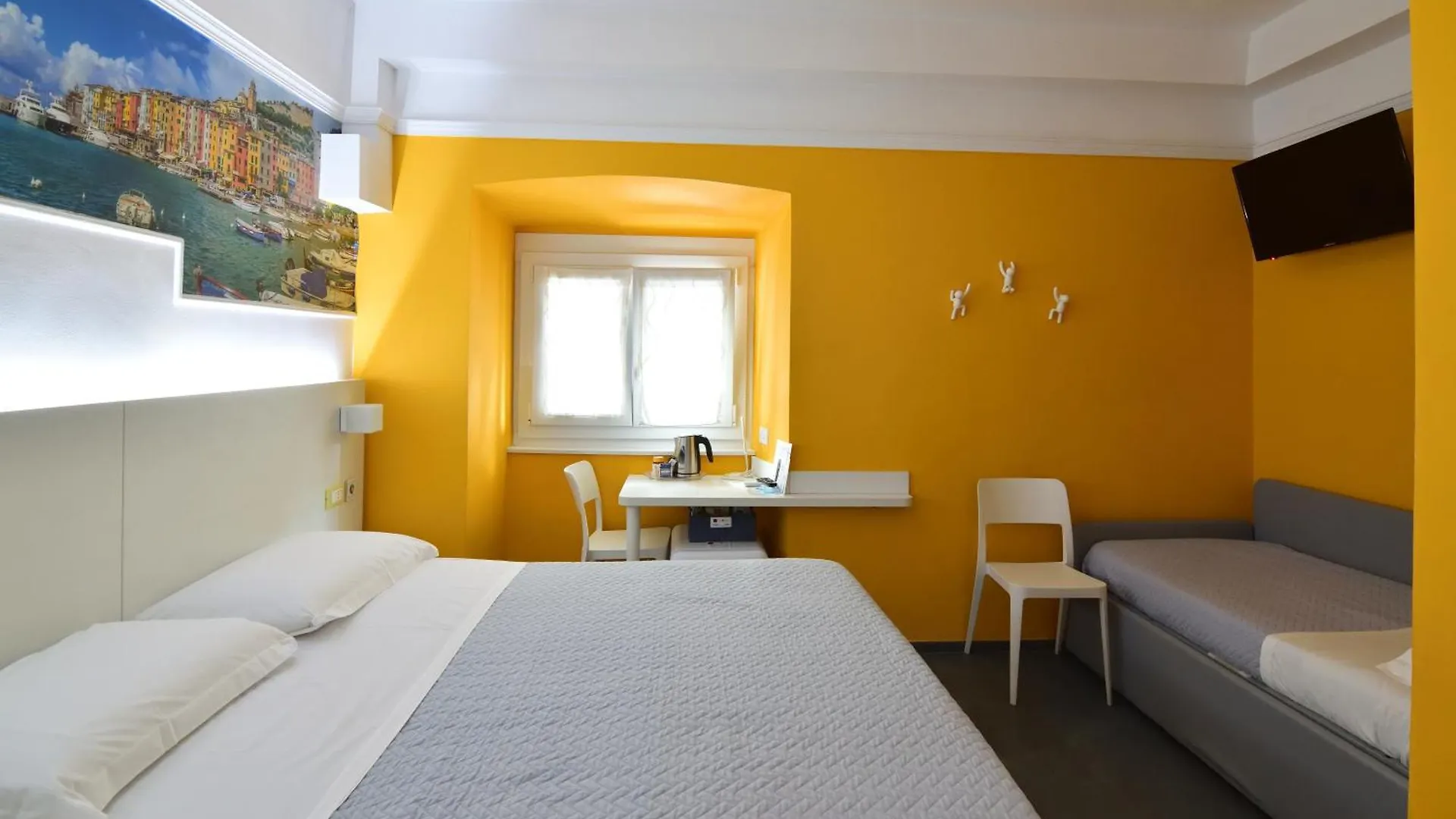 Hotel Fiume Genua 2*,